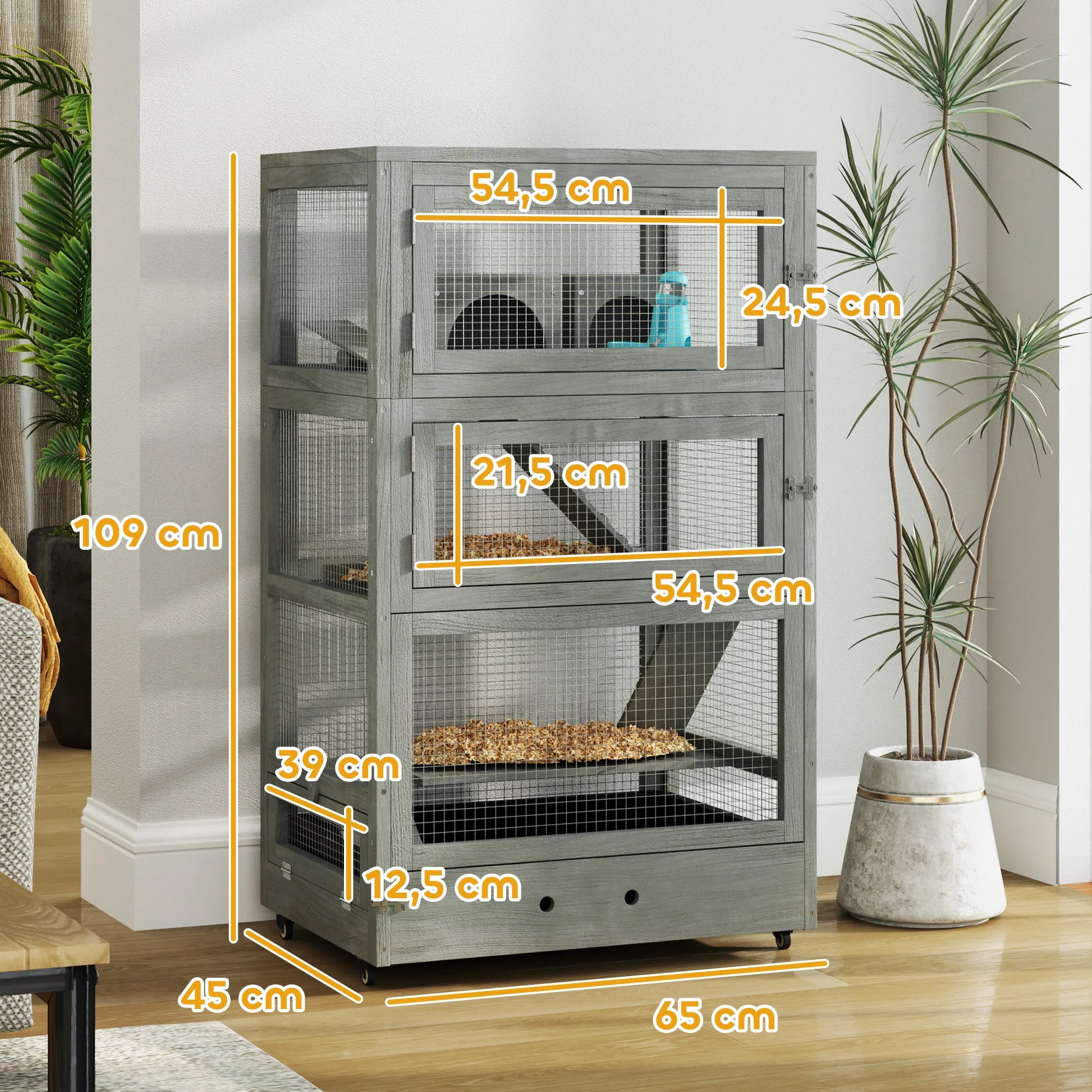 Hamsterkooi – Knaagdierkooi – Houten Kooi – Kleine Dieren Kooi – Vier Verdiepingen – Zandbak 9,5 Cm – Wieltjes Met Remmen - 65 x 45 x 109 cm - Grijs - QUORE