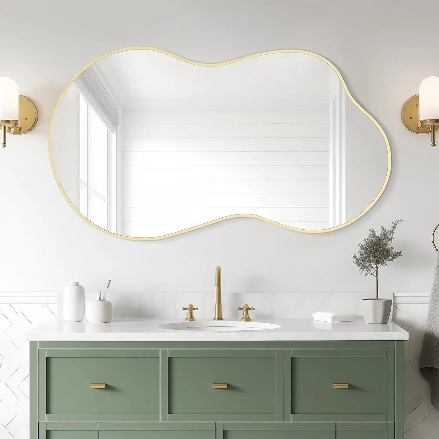 Onregelmatige Wandspiegel – Asymmetrische Spiegel – Golvende Spiegel – Decoratieve Spiegel – Gouden Frame Spiegel – Groot Formaat 116x66 cm – Vervormingsvrije Reflectie