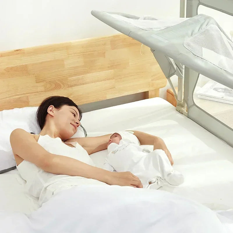 Babybed - Co-sleeper Wieg - Wieg - Dubbel Gebruik - Opvouwbaar - Ledikant - met Bedrand Bescherming - Zonder Klamboe - Groen - QUORE