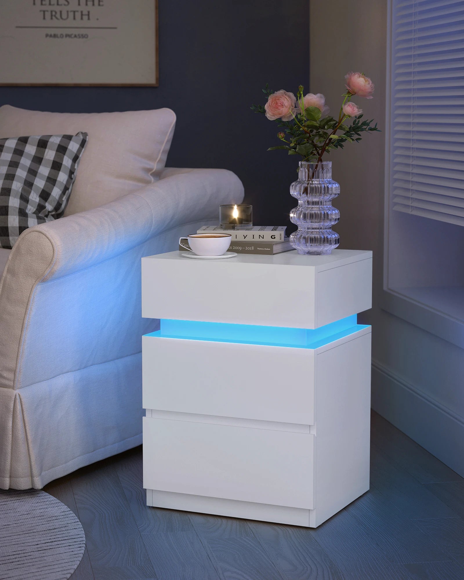Nachtkastje - Bijzettafel - Salontafel - met LED Verlichting - Kast met 3 Lades - Moderne - Verstelbare Kleuren & Modus – voor Slaapkamer - Woonkamer - Kantoor - Wit - QUORE