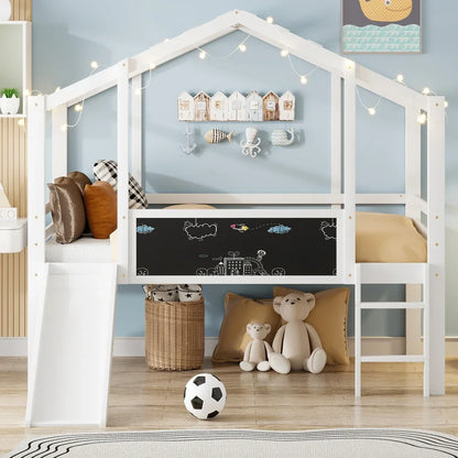 Kinderhoogslaper – Hoogslaper – Kinderbed – Stapelbed – Halfhoogslaper – Natuurlijk Massief Hout – Inclusief Glijbaan en Veiligheidsladder – Met Ingebord Krijtbord