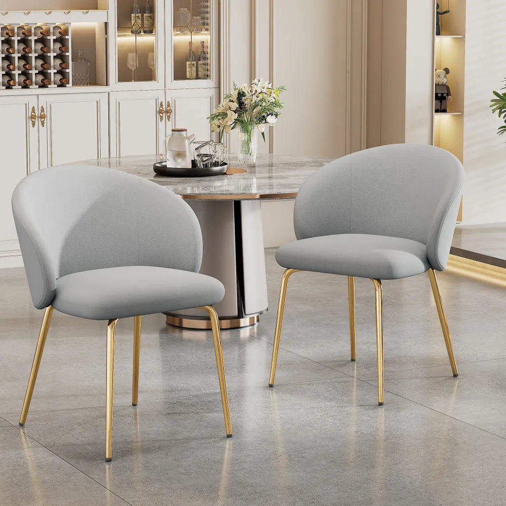 Fluwelen Eetkamerstoelen – Armleuningen – Luxe Stoelen – Comfortabele Stoelen – Zachte Bekleding – Ergonomische Rugleuning – Gouden Metalen Poot - Grijs