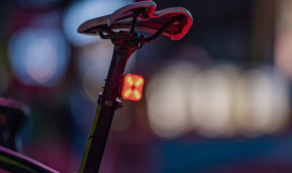 Fietslamp - Fietslicht - Fietsachterlicht - Krachtig Fietsachterlicht - Fietsaccessoires - Oplaadbaar - 50 Lm - Zadelmontage - IPX6 Waterbestendig - Zwart