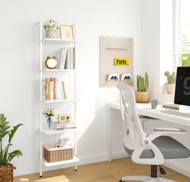 Ladderkast – Boekenkast – Opbergkast – Wandrek – Plankenkast – Wit – 5 Lagen – Hout Met Metaal – Ruimtebesparend – Stevig & Duurzaam - QUORE