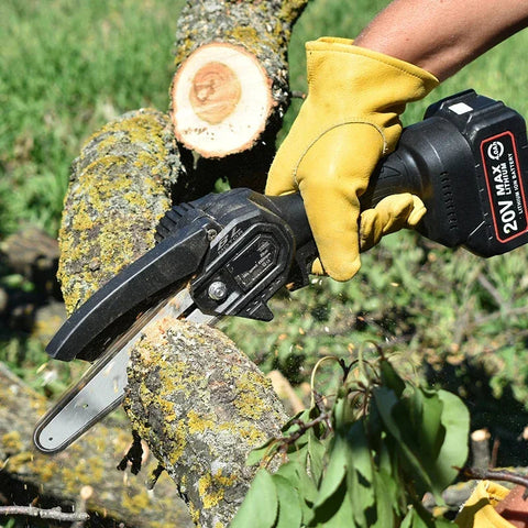 Borstelloze kettingzaag - Draadloze - 6 Inch Borstelloze kettingzaag - Tuin Houtbewerking - Snijgereedschap - inclusief 2 Batterijen - QUORE