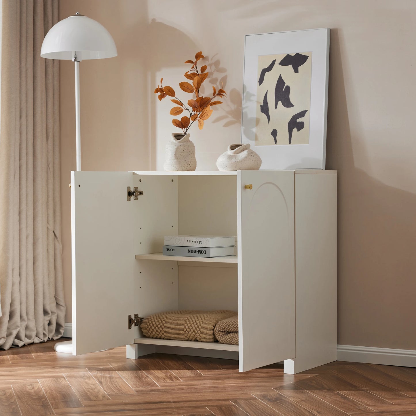 Dressoir - Crème - Commode met twee deuren - Hoge kast - Vrijstaande kast - Afmetingen: 80 x 40 x 80 cm - QUORE