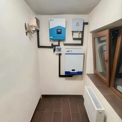 Zonnomvormer – Solar Omvormer – Hybride Omvormer – Pure Sinus Omvormer – 48V Inverter – 6200W Vermogen – WIFI Connectiviteit - QUORE