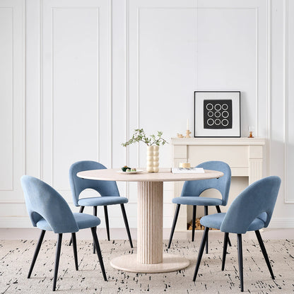 Set van 4 Moderne Eetkamerstoelen – Scandinavische Stoelen – Keukenstoelen – Woonkamerstoelen – Design Stoelen – Blauw Fluweel – Opengewerkte Rugleuning – Metalen Zwarte Pooten
