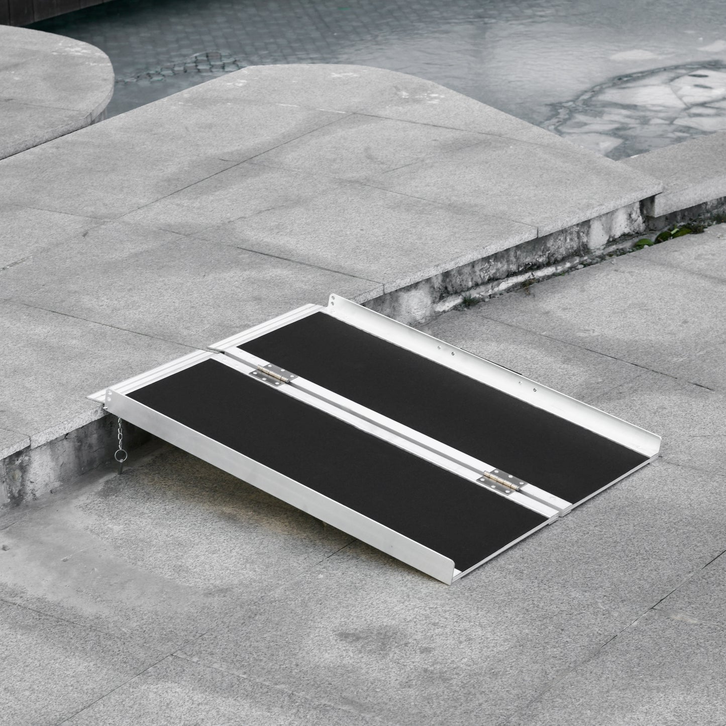 Rolstoeloprit – Opritrolstoel – Toegangshelling – Inklapbare Ramp – Mobiliteitsbrug – Aluminium – Opvouwbaar Met Handgreep – Antisliplaag En Verhoogde Zijkanten – Draagkracht 270 Kg – Zwart