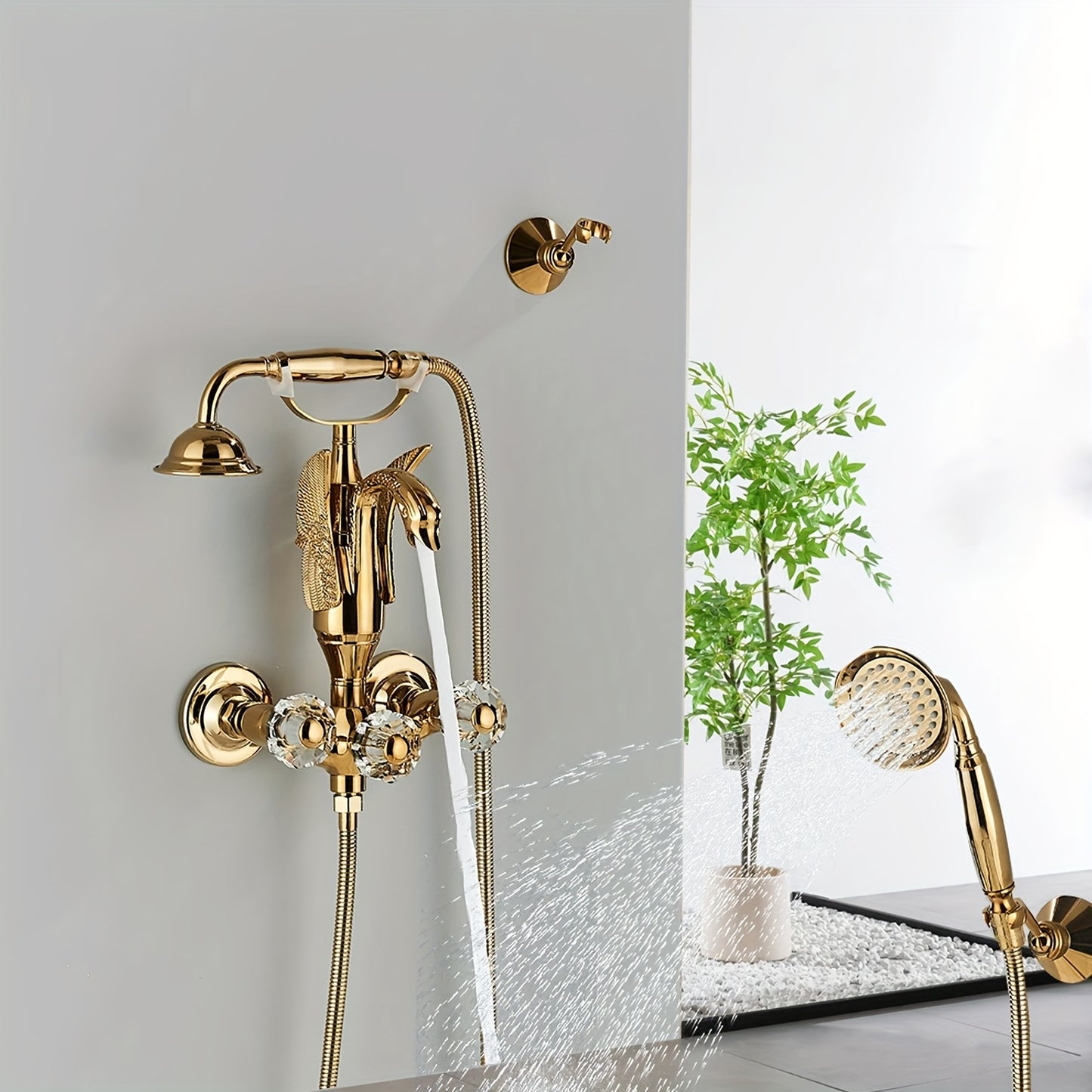 Gouden Badkraanset – Badkamerkraan – Mengkraan – Wandkraan – Douchekraan – Luxe Zwanen Design – Messing Met Kristallen Handvat – Inclusief Handdouche