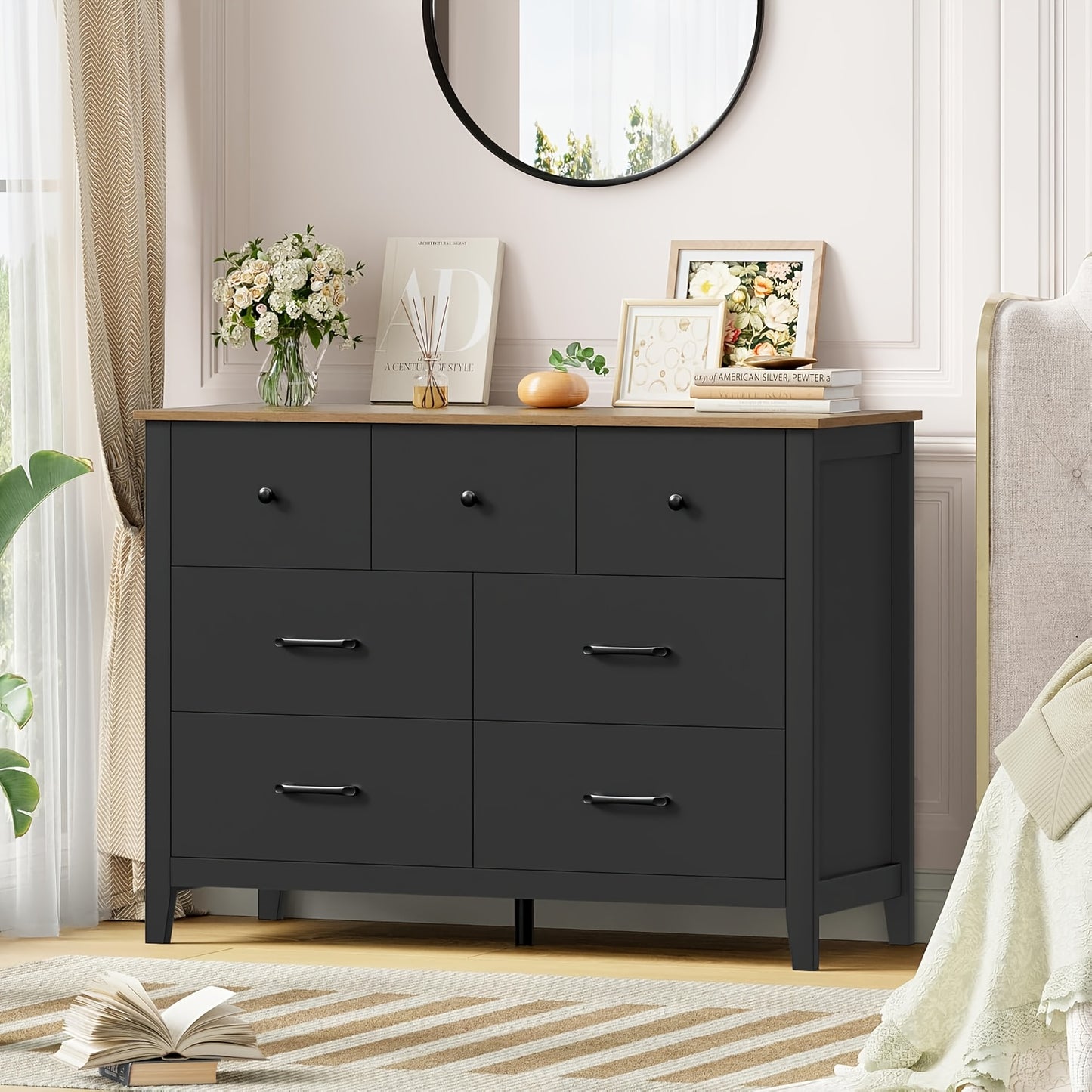 Ladekast – Ladekasten – Dressoir – Opbergkast – Kast – Zwart Met Gouden Accenten – 7 Laden Met Ruime Opbergruimte – Duurzaam Houtvezelplaat Met Melamine Afwerking