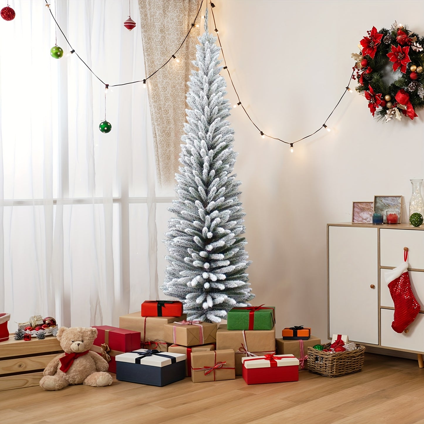 Kerstboom – Kunstkerstboom – Kunstboom – Dennenboom – Flocked Boom – 180 cm Hoog – 550 PVC Takken – Met Stevige Metalen Standaard