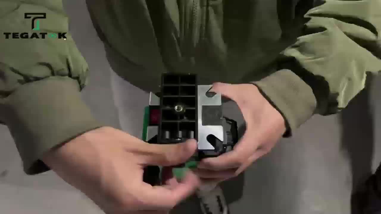 Laserwaterpas – Kruislijnlaser – Bouwlaser – Lijnlaser – Zelfnivellerende 360° Rotatie – 16 Lijnen – Oplaadbare Lithiumbatterij – Metalen Basis