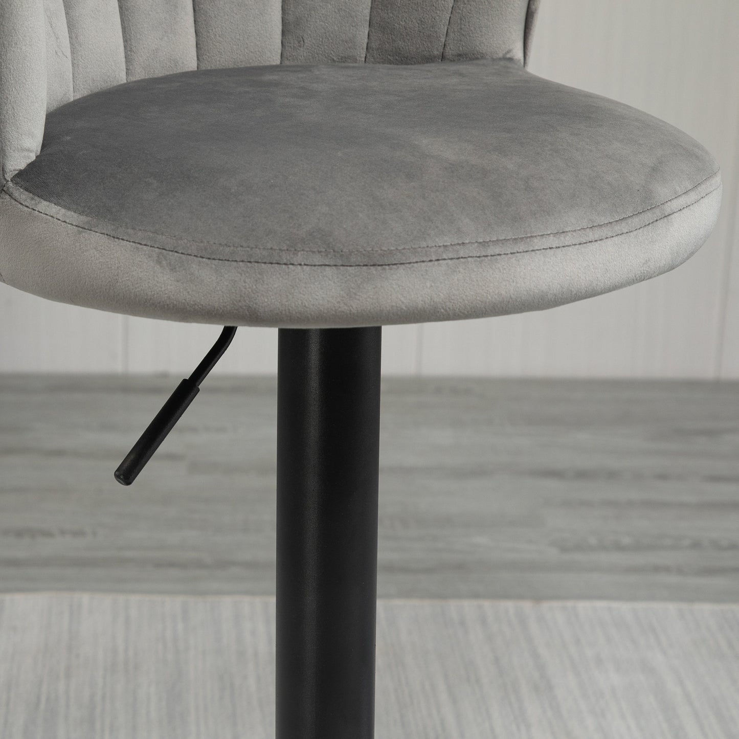 Barkrukken – Barstoelen – Keukenstoelen – Bistrostoelen – Krukken – Draaibaar – Verstelbare Hoogte – Fluweelachtige Bekleding – Met Rugleuning – Grijs – 54x56x91-111 cm