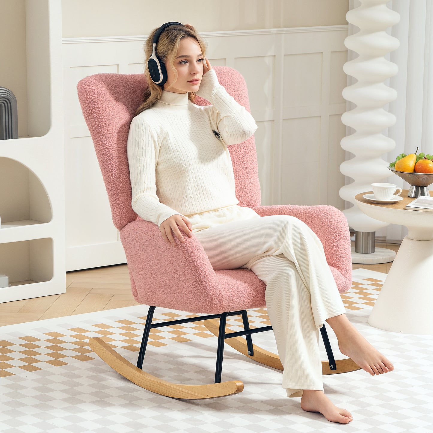 Schommelstoel – Relaxstoel – Fauteuil – Schommelstoelen – Loungestoel – Teddy Velvet – Met Armleuningen – Houten Poten – 90°-115° Schommelbeweging – Brede Comfortabele Zitting – Roze