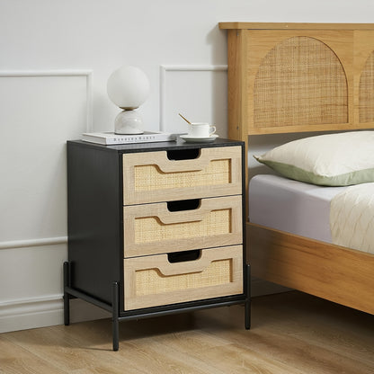 Nachtkastje – Nachtkast – Ladekastje – Bijzettafel – Nachtkastje Hout – Boho Rattan Met 3 Lades – Zwart Met Metalen Poten – Groot Opbergvlak