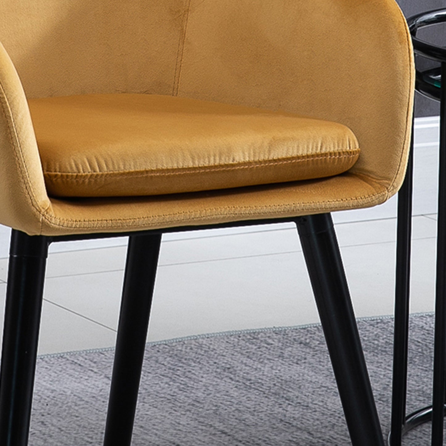 Eetkamerstoel – Kuipstoel – Stoel – Draaistoel – Set van 2 – Okergeel Fluweel – Zwart Houten Onderstel – Ergonomisch Design