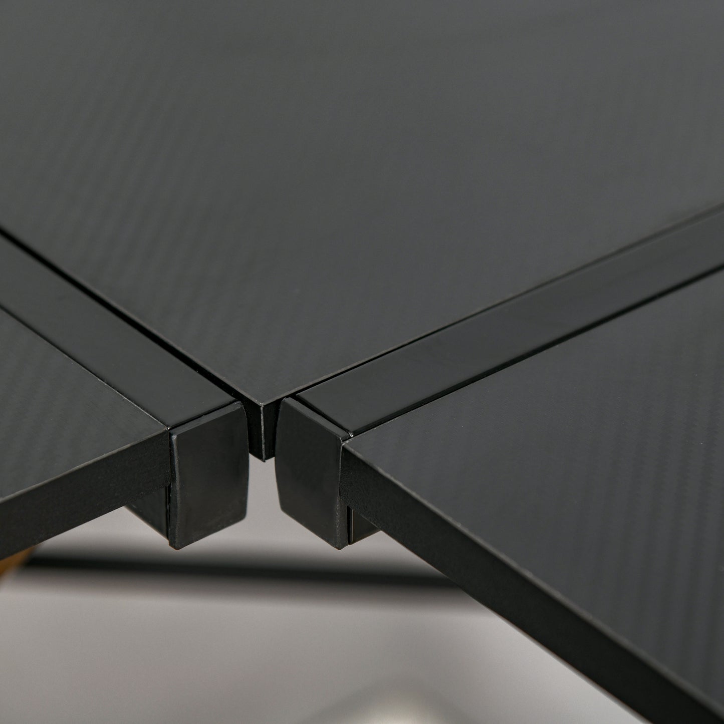 Hoekgamingbureau – Gamingbureau – Computerbureau – Werkbureau – Bureau hoekmodel – Carbon fiber textuur – Verstelbare schermplank – Metalen frame zwart