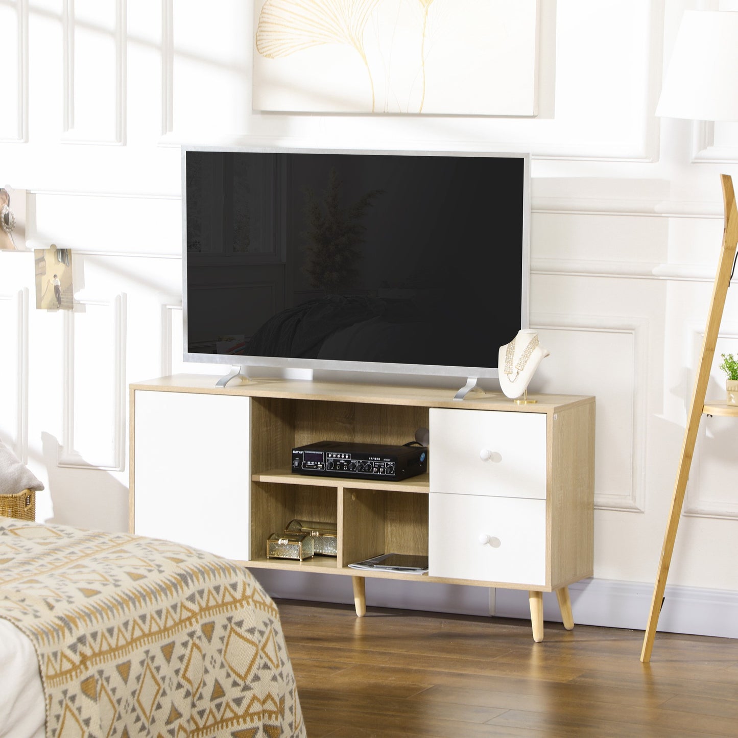 tv-meubel – tv-kast – tv-dressoir – tv-stand – media meubel – Scandinavisch design – massief houten poten – 120 cm breed