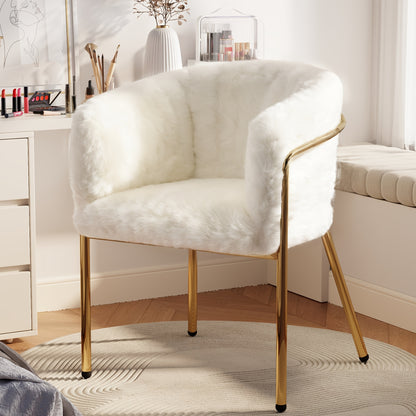 Loungestoel – Lounge Chair – Fauteuil – Relaxstoel – Eetkamerstoel – Beige Faux Rabbit Fur – Lichtgewicht Metaalpoten – Luxe Modern Design