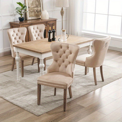 Eetkamerstoel – Stoel – Kuipstoel – Keukenstoel – Woonkamerstoel – Beige Velvet Bekleding – Massief Rubberwood Poten – Unieke Deurknop Achterzijde – Decoratieve Spijkernaad