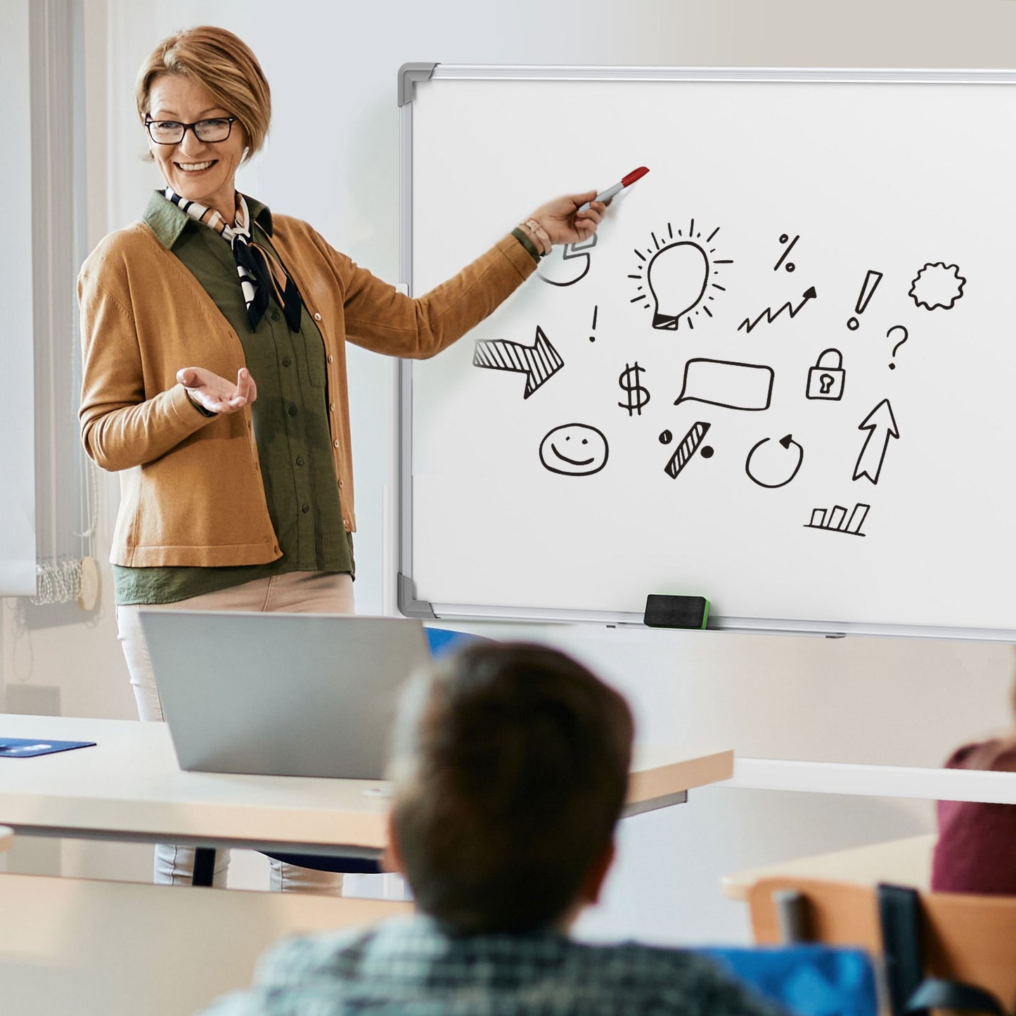 Magnetisch Whiteboard – Whiteboard Bord – Schrijfbord – Presentatiebord – Mobiel Whiteboard – 120 x 90 cm – Draaibaar Met Metalen Frame – Inclusief Marker En Wisser