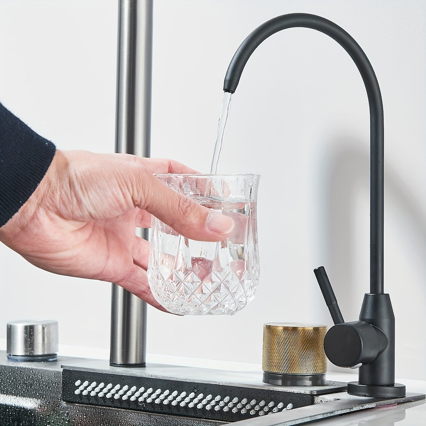 1 Set Built-in Waterfall Sink Single Bowl Kitchen Sinks, High-End Kitchen Deluxe Stainless Steel, Includes 3-In-1 Faucet, Cup Wash And Drain KitStainless Steel Bar Sink with Pull Down Sprayhead Faucet, Gun Gray Or Brushed Gol