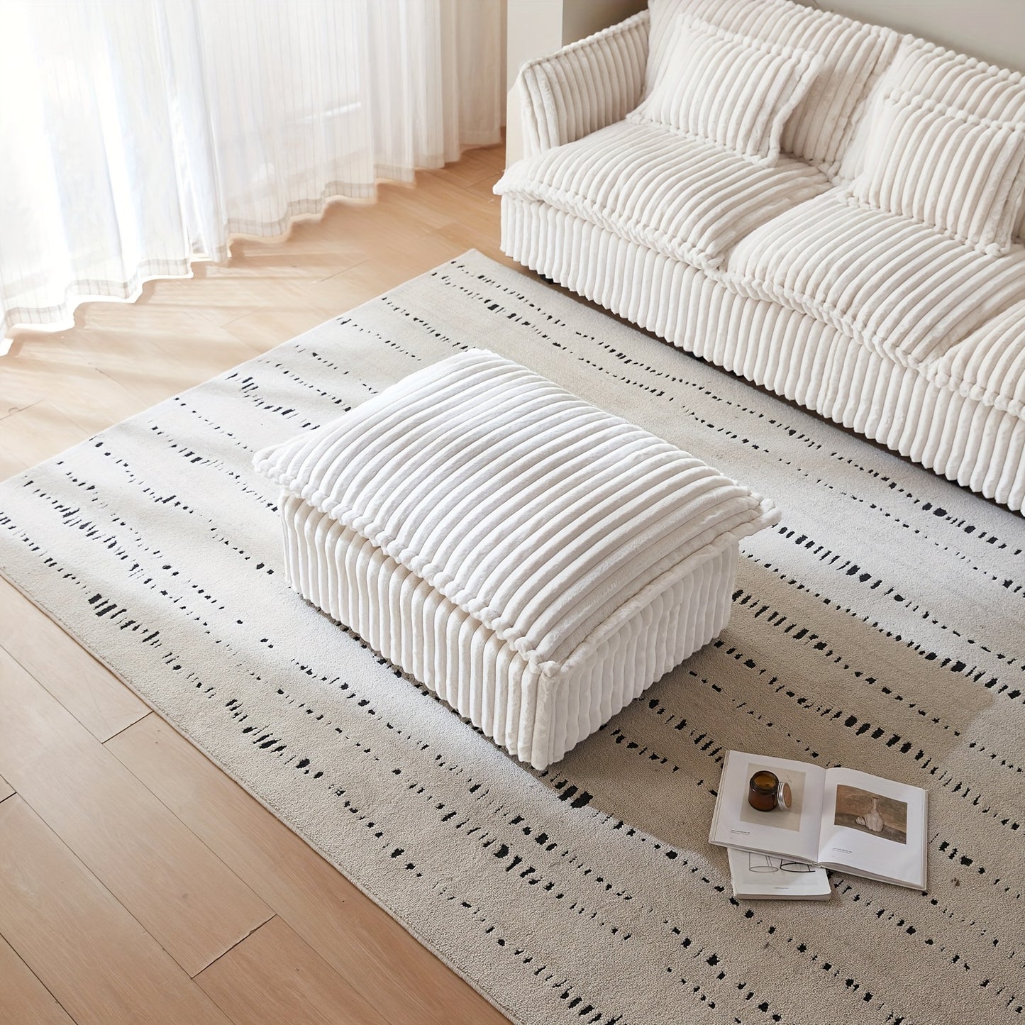 Poef – Voetenbank – Zitpoef – Hocker – Voetensteun – Beige – Compact Ruimtebesparend Design – Duurzaam en Comfortabel