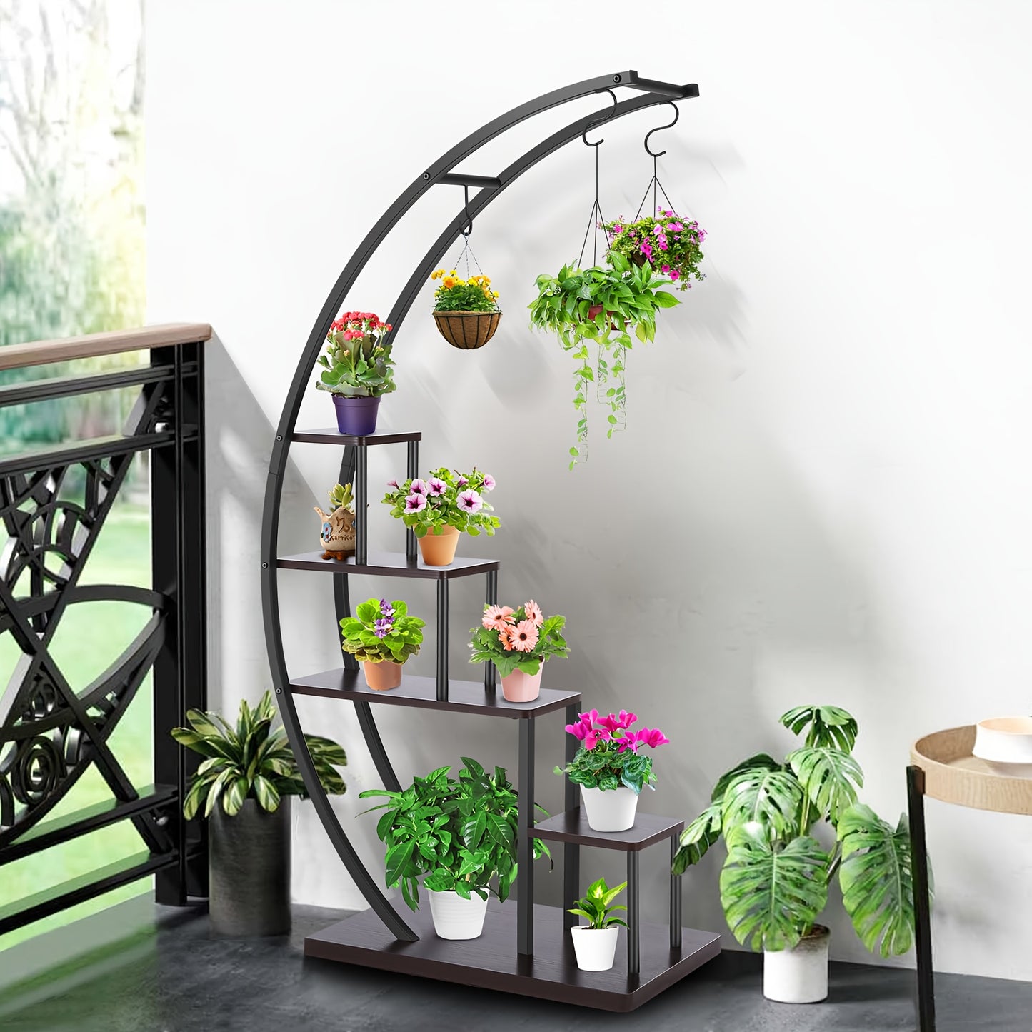 Plantenstandaard – Plantenrek – Bloemenrek – Plantenhouder – Bloemenhouder – 5 Laags Metalen Halvemaan Design – 4 Haken Voor Extra Gebruik – 60,96x35,56x144,78 cm – Geschikt Voor Binnen & Overdekt Buiten