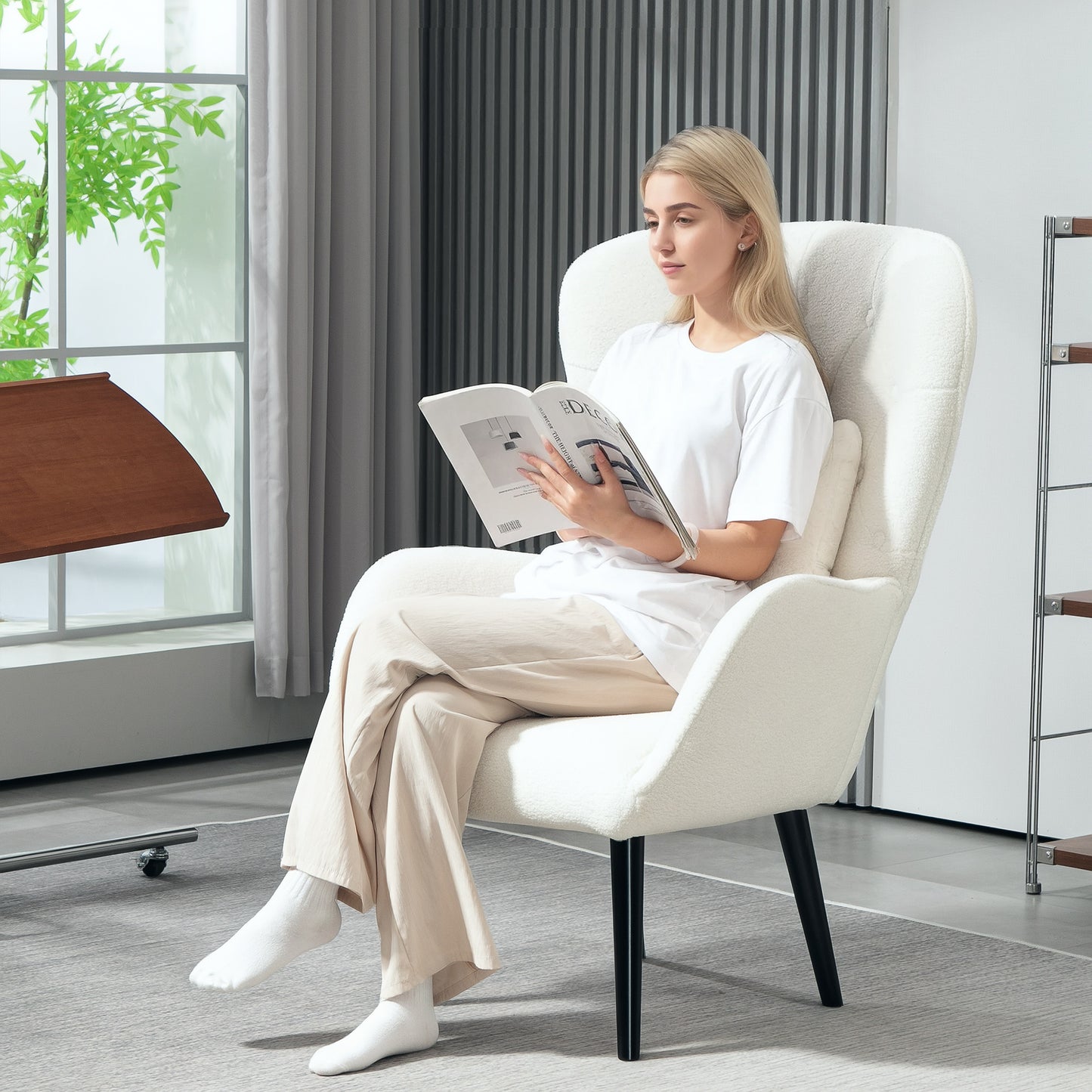 Fauteuil Gestoffeerd – Relaxfauteuil – Lounge Stoel – Leunstoel – Teddy Fauteuil – Wit – Diamond Quilting – Inclusief Sierkussen – 88x75x106 cm
