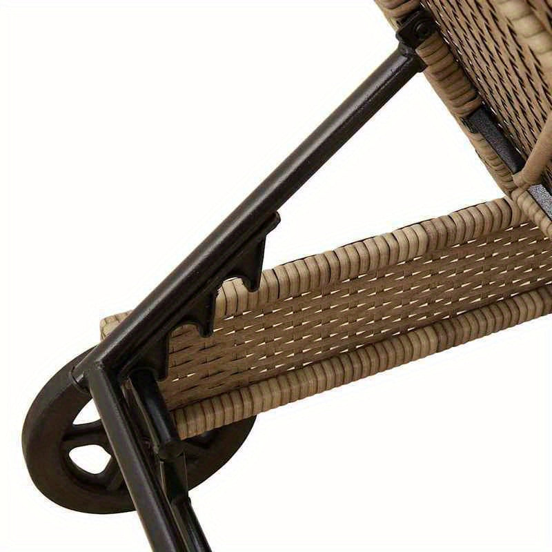 Ligstoel – Ligbed – Relaxstoel – Tuinstoel – Poly Rattan – Verstelbare Rugleuning – Wieltjes Met Kussen - QUORE