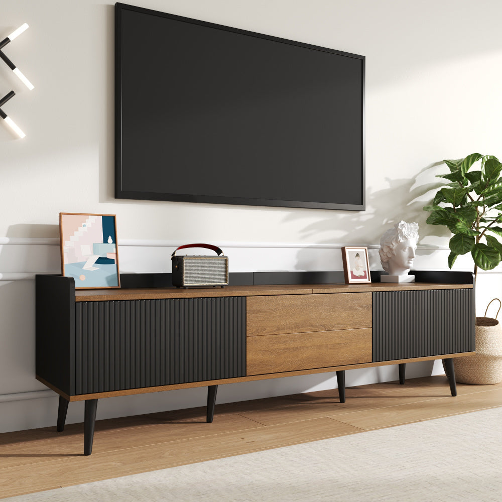 TV Meubel – Tv Kast – Tv Stand – Dressoir – Drie-Deurs Opbergkast – Compact Design – Zwart & Natuurlijk Hout – 160x39x49,5 cm – Duurzaam MDF – Ruime Opbergruimte
