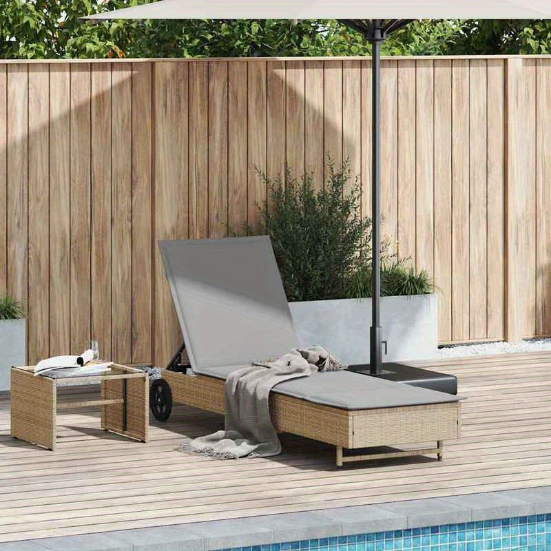 Ligstoel – Ligbed – Relaxstoel – Tuinstoel – Poly Rattan – Verstelbare Rugleuning – Wieltjes Met Kussen - QUORE