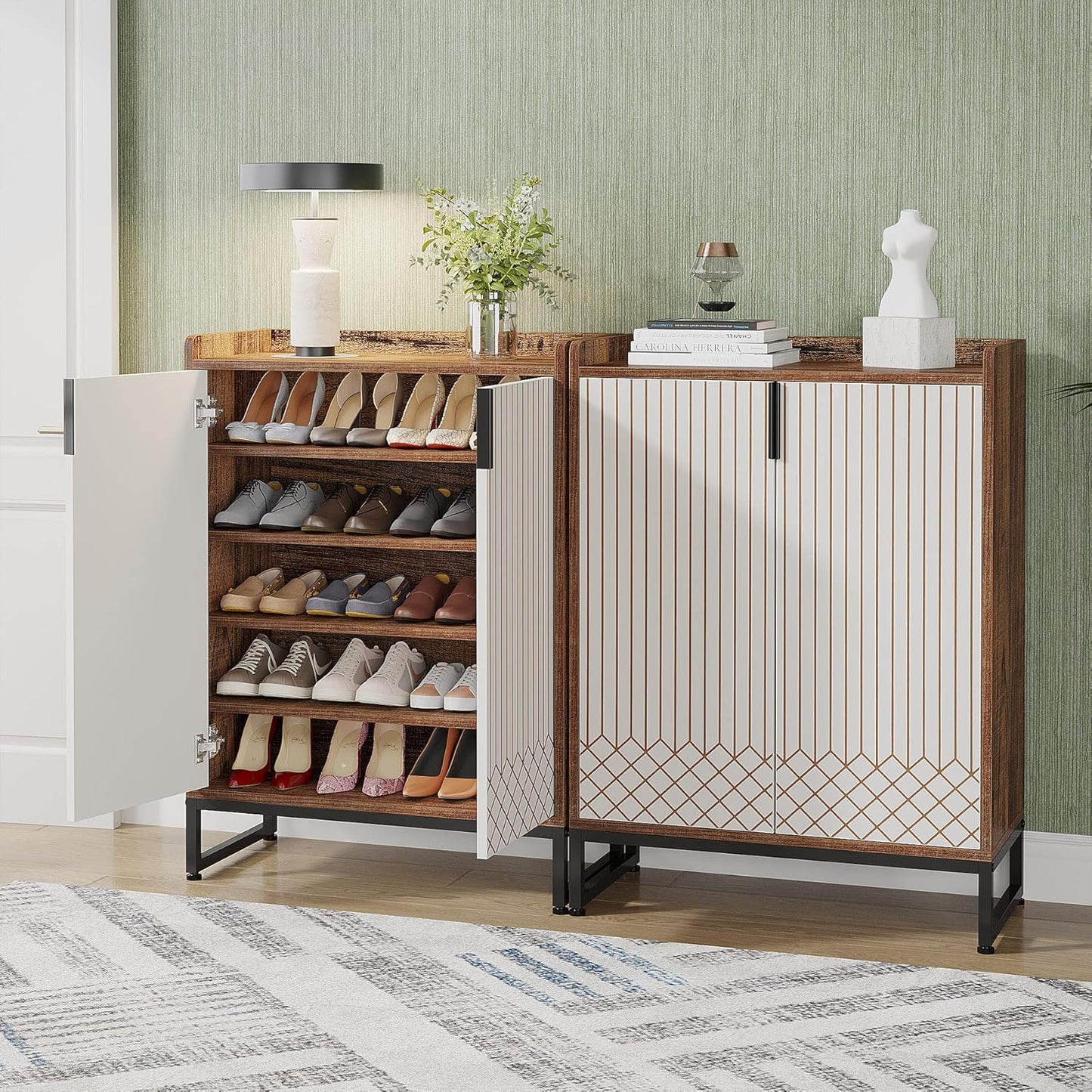 Schoenenkast – Schoenenrek – Schoenenopberger – Halkast – Schoenenkastje – 25 Paar Capaciteit – Compact Met Metalen Frame – Moderne Smalle Schoenenkast Met 2 Deuren – Wit Bruin
