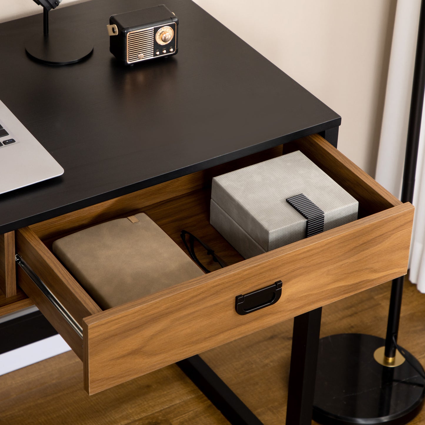 Computertafel – Computerbureau – Bureautafel – Laptoptafel – Werkbureau – Industrieel Design – Groot Werkblad 110x50 cm – Walnoothout Look Met Lade