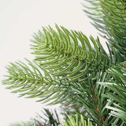 Kerstboom – Kunstkerstboom – Kunstboom – Versierde Boom – Flocked Boom – 210 cm Hoogte – Realistische PE Tips – Met Ingebouwde Verlichting
