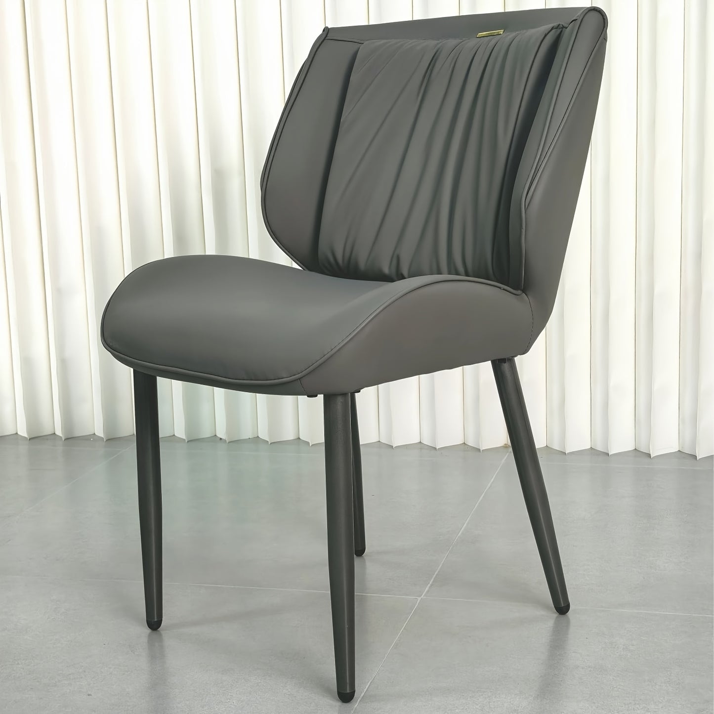 Eetkamerstoel – Stoel – Kuipstoel – Armstoel – Designstoel – Ergonomisch Gevormd – Memory Foam Zitting – Met Metalen Onderstel – Donkergrijs