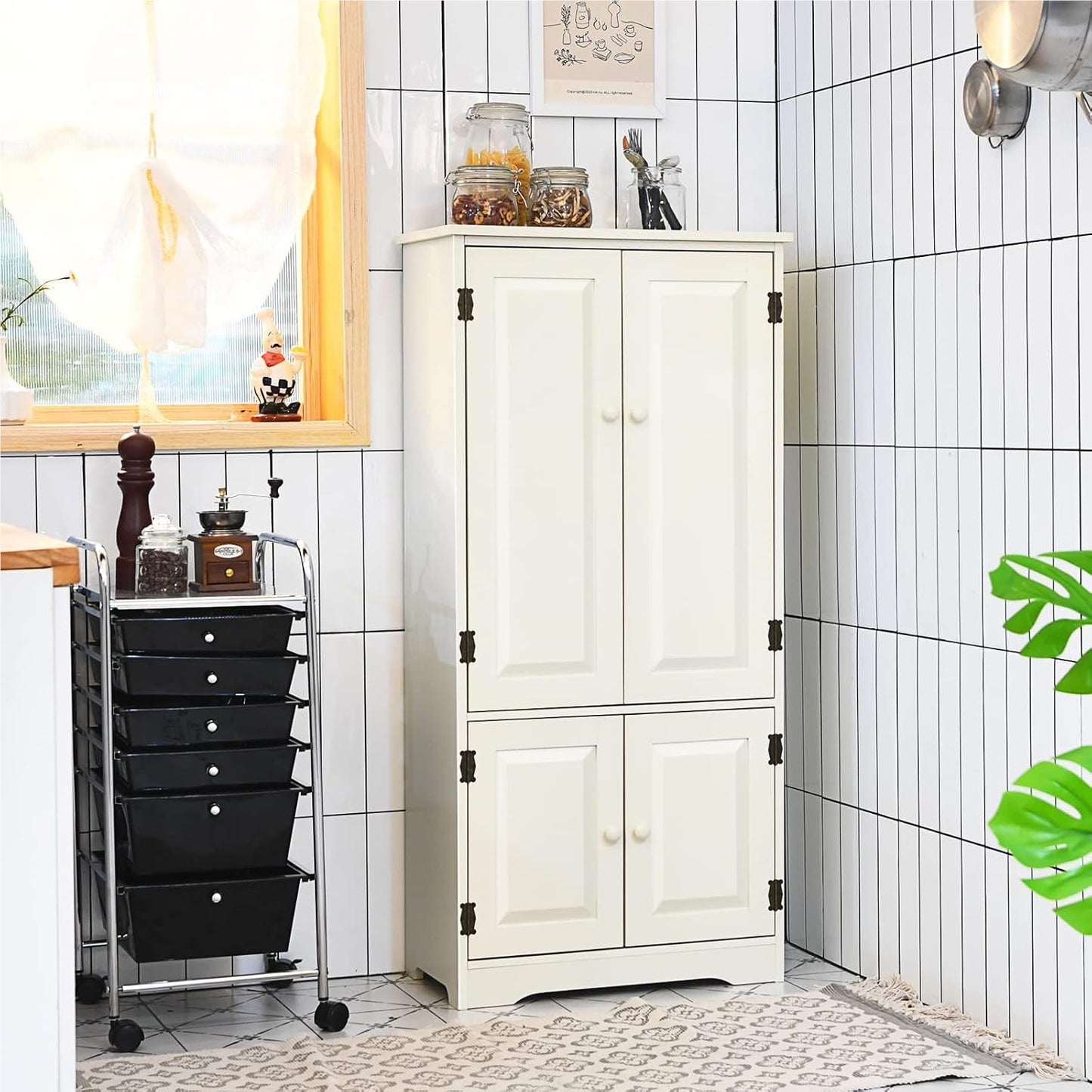 Witte Opbergkast – Kasten – Vloerkast – Dressoir – Bergkast – 4 Deuren – 2 Verstelbare Planken – MDF – Compact Design