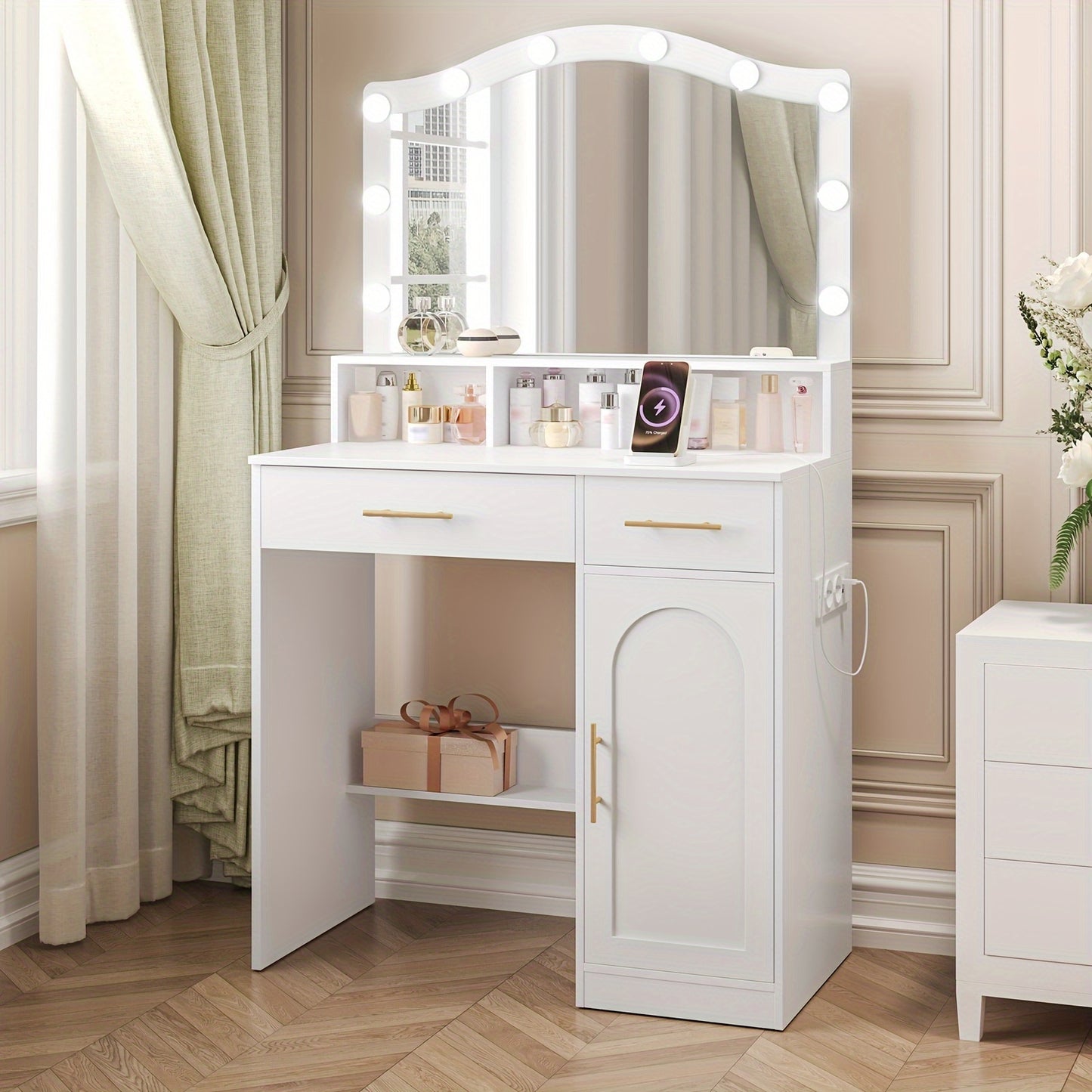 Makeuptafel – Kaptafel – Cosmeticatafel – Vanitafel – Schminktafel – Wit – LED-Verlichting – Oplaadstation – 2 Laden – 1 Kastje – Gouden Handgrepen – Spaanplaat