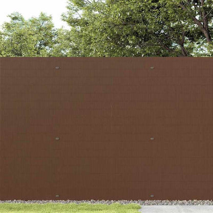 Strong and stable Tuinhek Dubbelzijdig Bruin 1.8x5m PVC, Outdoor Enclosure, Backyard Divider, Heavyduty Barrier, Doublesided Fencing, Pvc Fencing, Pet Owners, Diy Installers