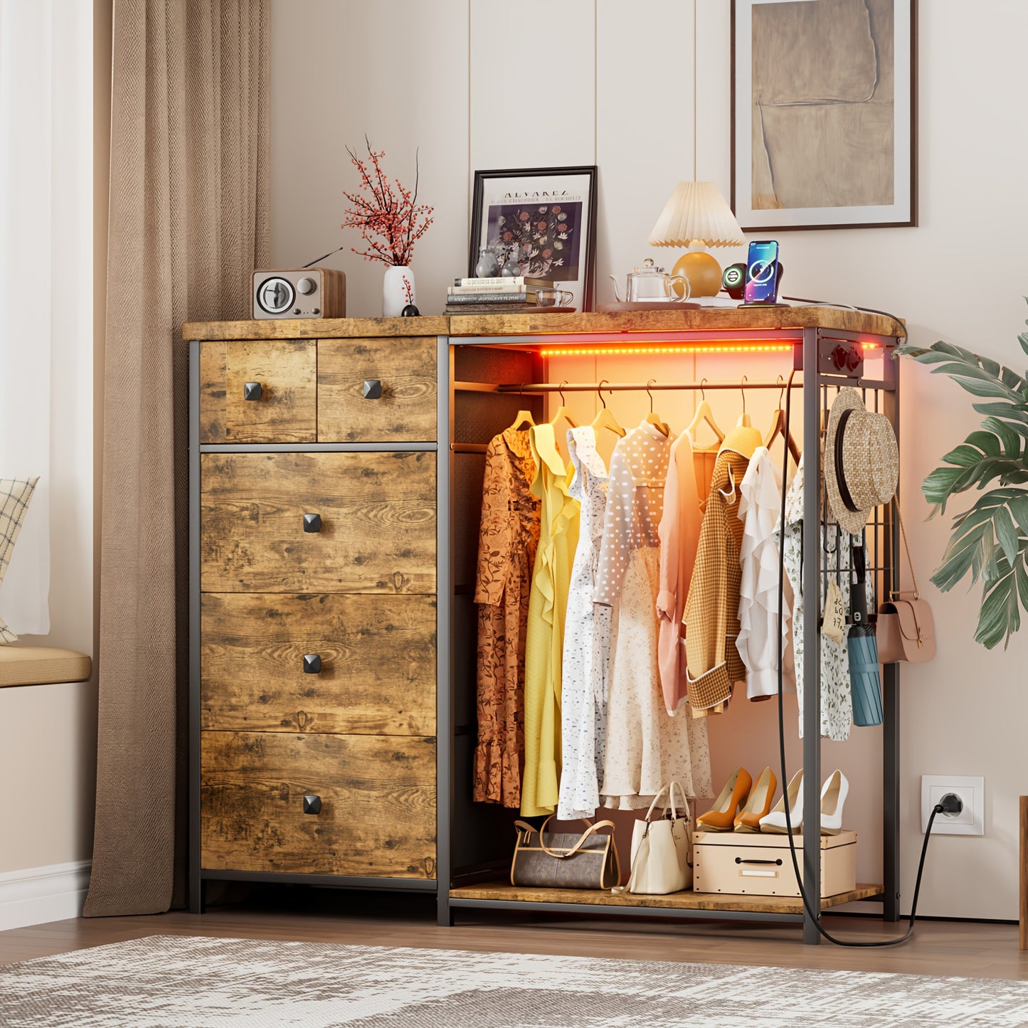 Kast Met Laden – Ladekast – Opbergkast – Dressoir – Kledingkast – Lichtbruin Met Houten Afwerking – Vijf Ruime Laden – Inclusief Hangers En Schoenrek