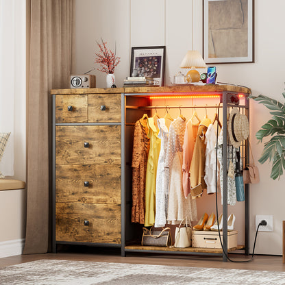 Kast Met Laden – Ladekast – Opbergkast – Dressoir – Kledingkast – Lichtbruin Met Houten Afwerking – Vijf Ruime Laden – Inclusief Hangers En Schoenrek