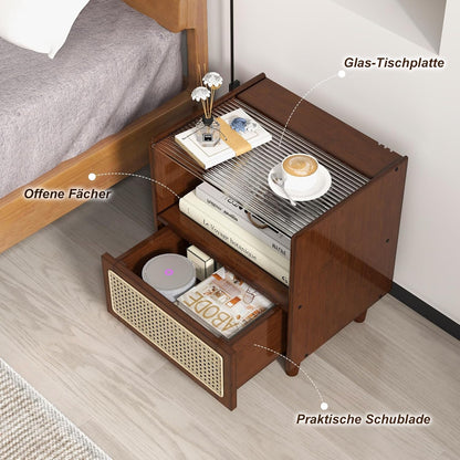 Bamboe Nachtkastje – Bedside Table – Nachtconsole – Slaapkamerkastje – Dressoir – Rieten Lade – Glasbladt – 43 x 35 x 50 cm – Verborgen Kabelopslag