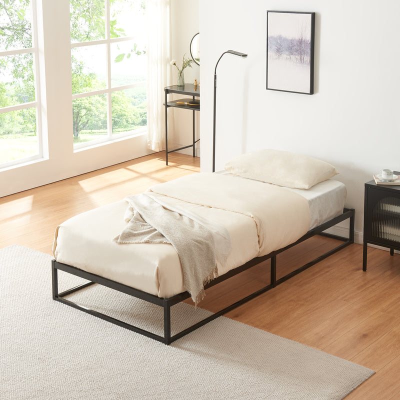 Ledikant – Metalen Bed – Bedframe – Bed Met Matras – Stalen Bed – Zwart – 160x200 cm – Stevig Stalen Frame – Ademend Kaltschuimmatras