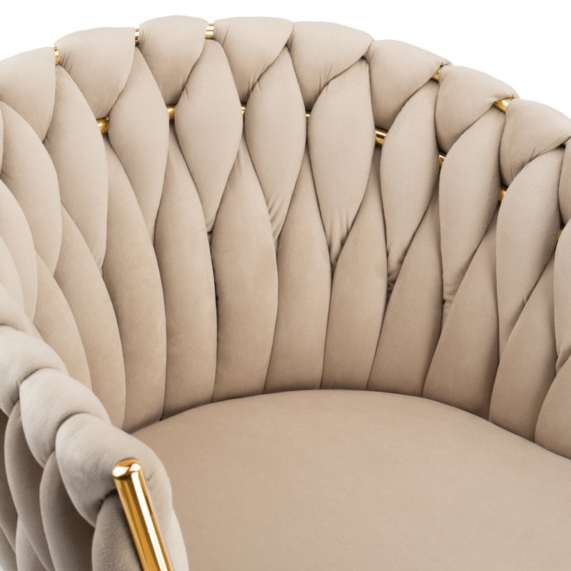 Loungestoel – Fauteuil – Relaxstoel – Kamerstoel – Woonkamerstoel – Beige Fluweelstof – Met Gouden Metalen Poot – Ergonomische Rugleuning – Compact Formaat 73 cm Hoog