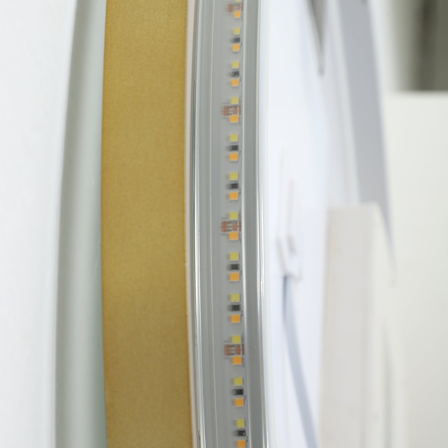 Ronde Badkamerspiegel – Spiegel Met LED Verlichting – Badkamerspiegel Met Antibeslag – Touch Spiegel – Digitale Badkamerspiegel – Goudkleurig Design – Zelfvoorzienende Stroom – Tijd- En Temperatuurweergave
