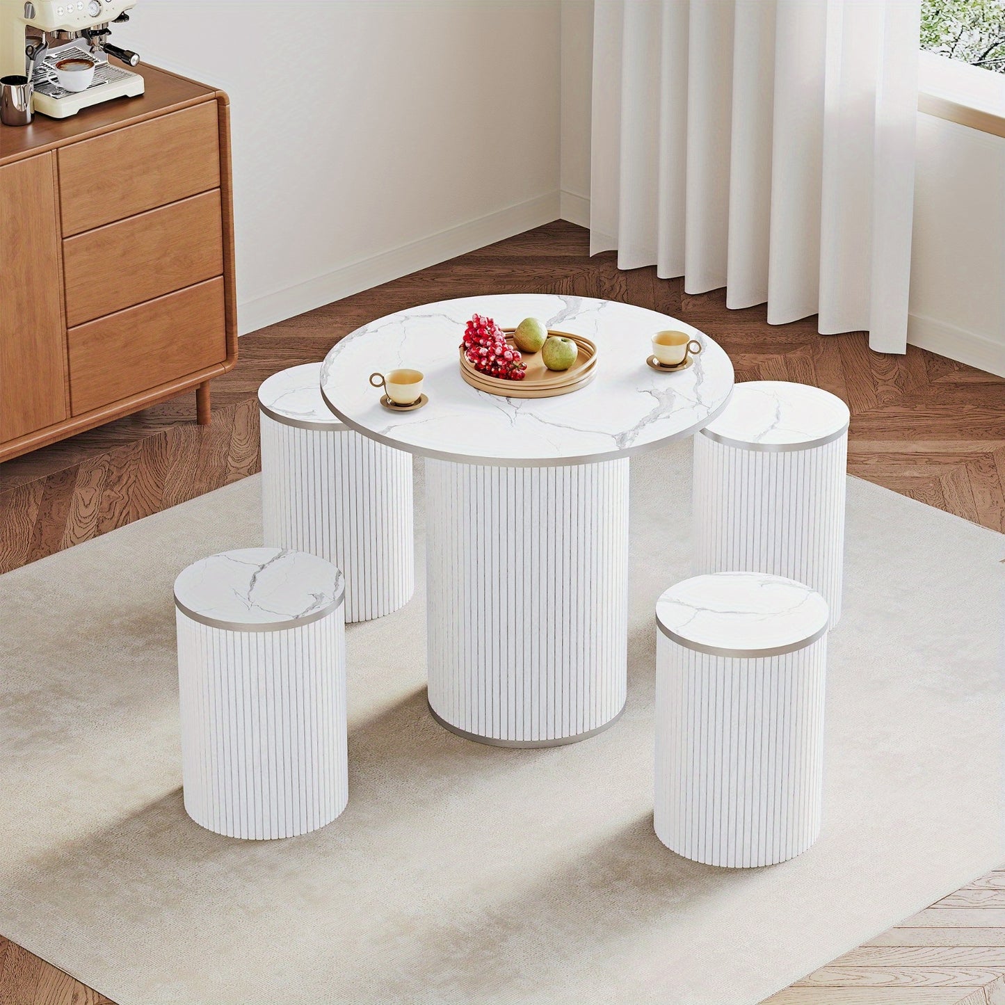 Salontafel – Koffietafel – Bijzettafel – Woonkamertafel – Tafel met Krukjes – Wit Marmer – Modern Rond Design – Compact en Praktisch