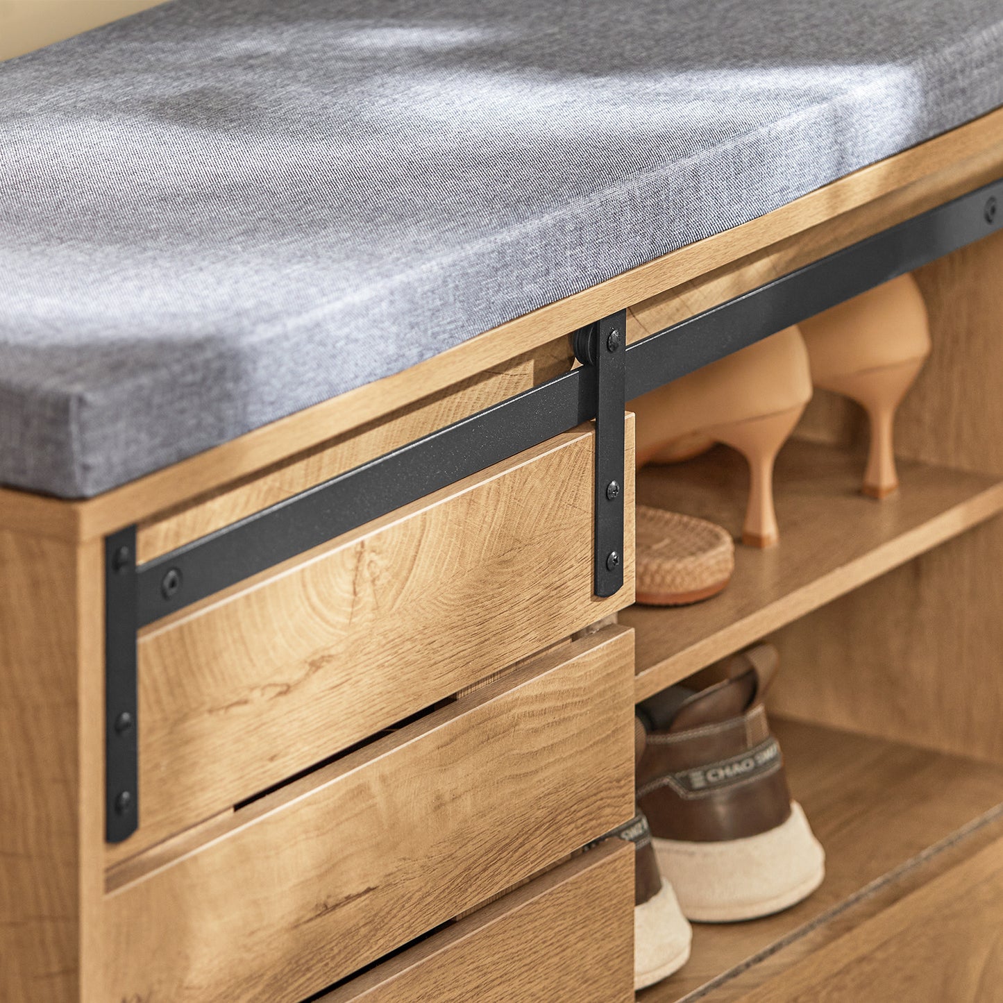 Schoenenrek – Schoenenkast – Schoenenhouder – Schoenenopberger – Schoenenbank – Schuifdeuren – Bamboe Materiaal – Zitkussen – Vintage Design – 80x35x48 cm