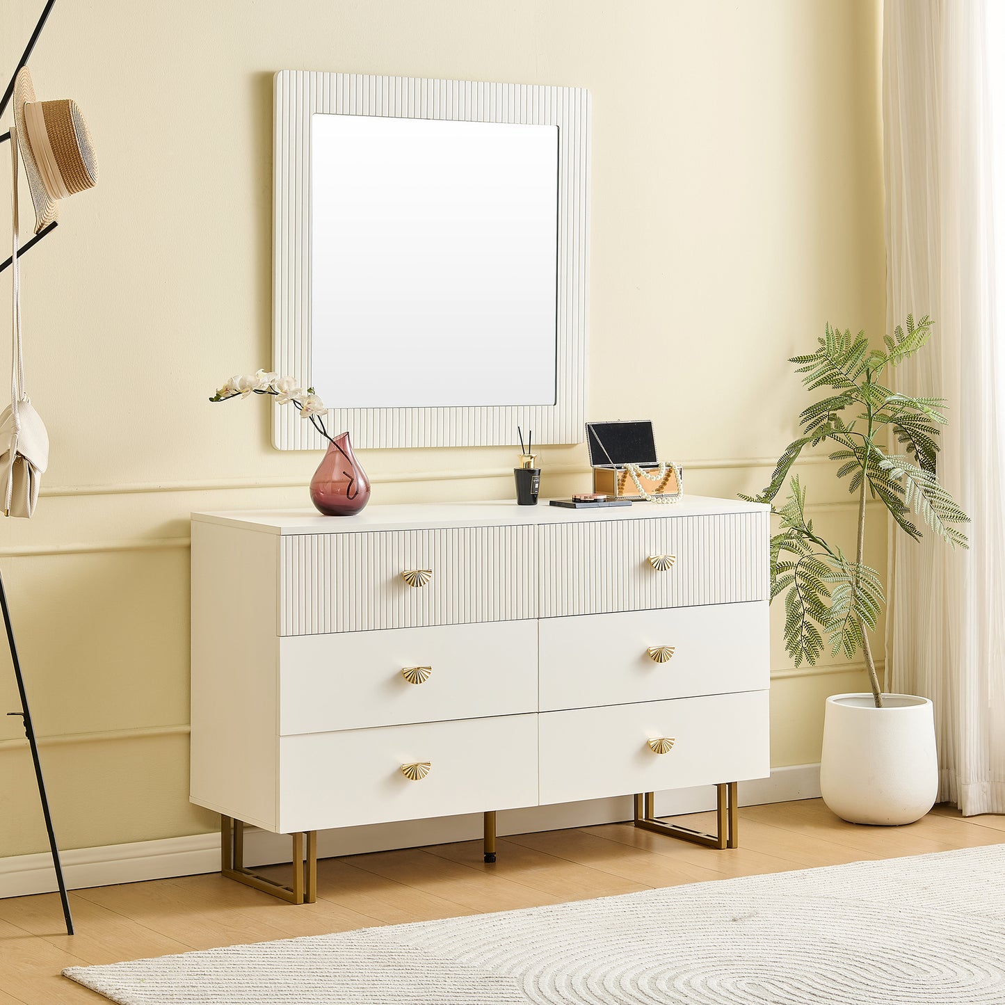 Sideboard – Dressoir – Commode – Opbergmeubel – Wandmeubel – Wit – 6 Lades – Gouden Handgrepen – Metalen Poten – Geribbelde Fronten – Spiegel 80x80 cm