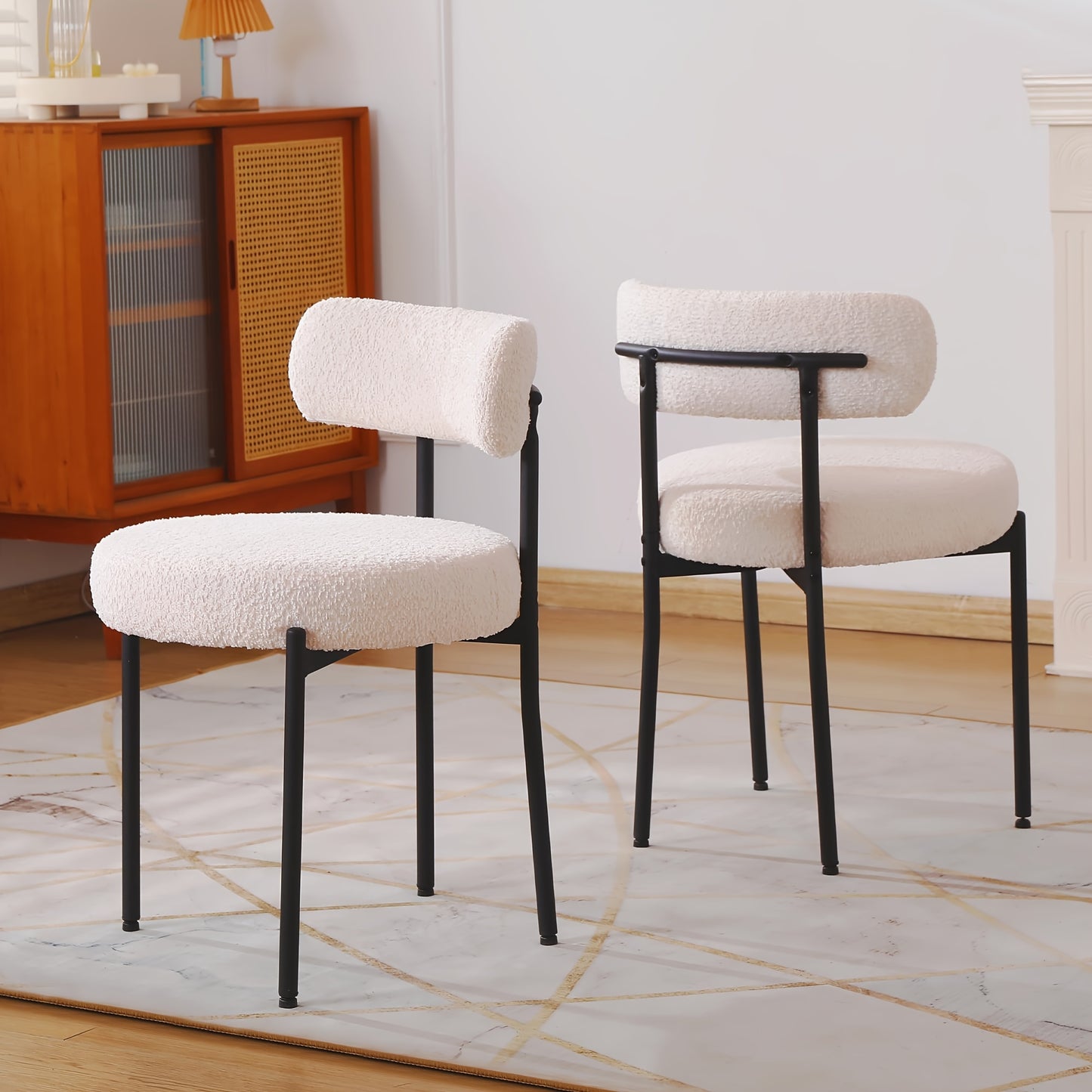 Eetkamerstoel – Kuipstoel – Keukenstoel – Stoel – Dining Chair – Set Van 6 – Bouclé Stof – Gebogen Rugleuning – Metaal Onderstel – Zithoogte 48 cm
